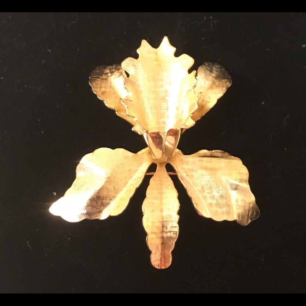 Vintage Gold Lily Brooch